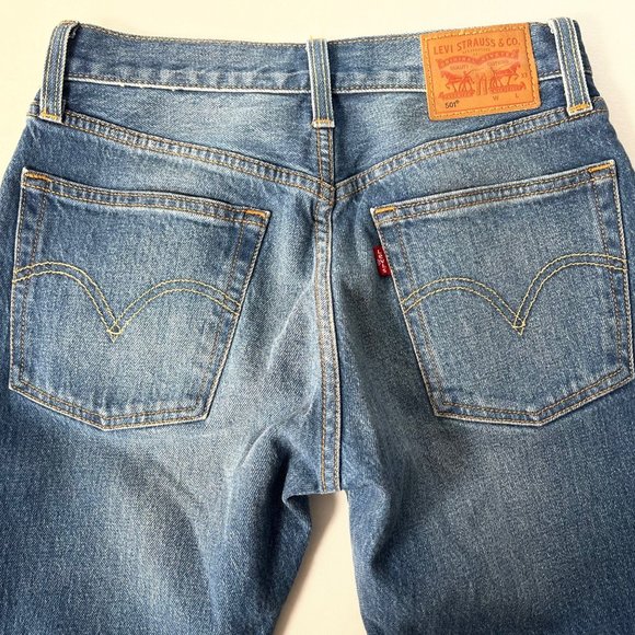 Levi's 501 Skinny Jeans Wear & Tear Wash Distressed Size 24 x 32 - Picture 14 of 15